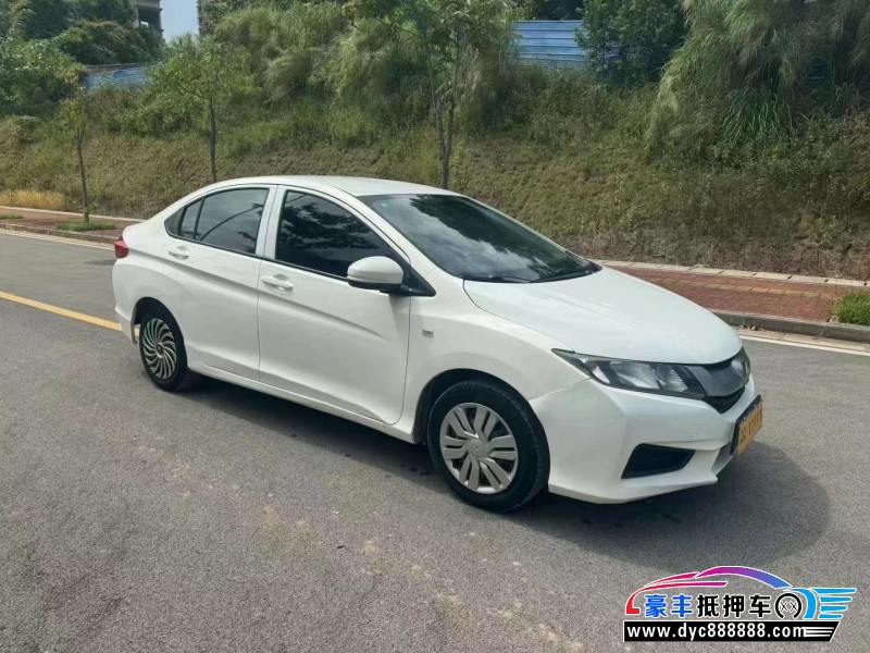 17年本田锋范轿车抵押车出售