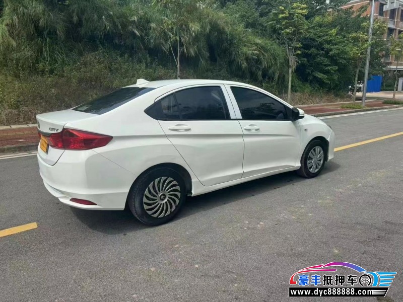 17年本田锋范轿车抵押车出售