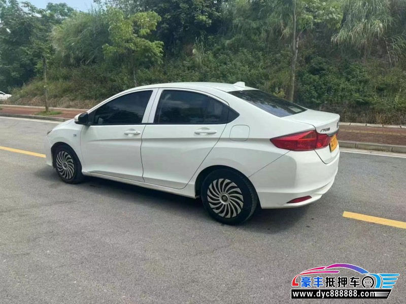 17年本田锋范轿车抵押车出售