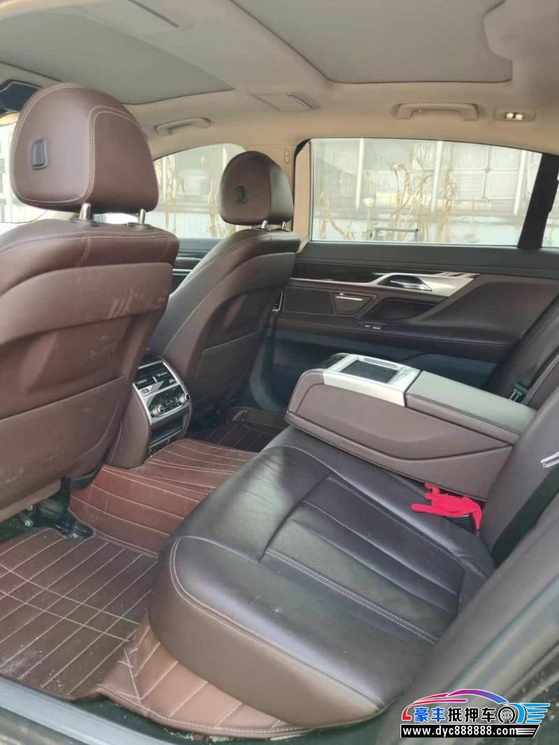 17年宝马7系轿车抵押车出售