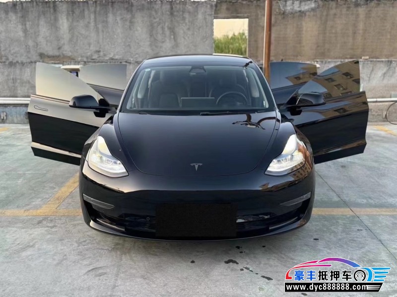 抵押车出售22年特斯拉Model Y轿车