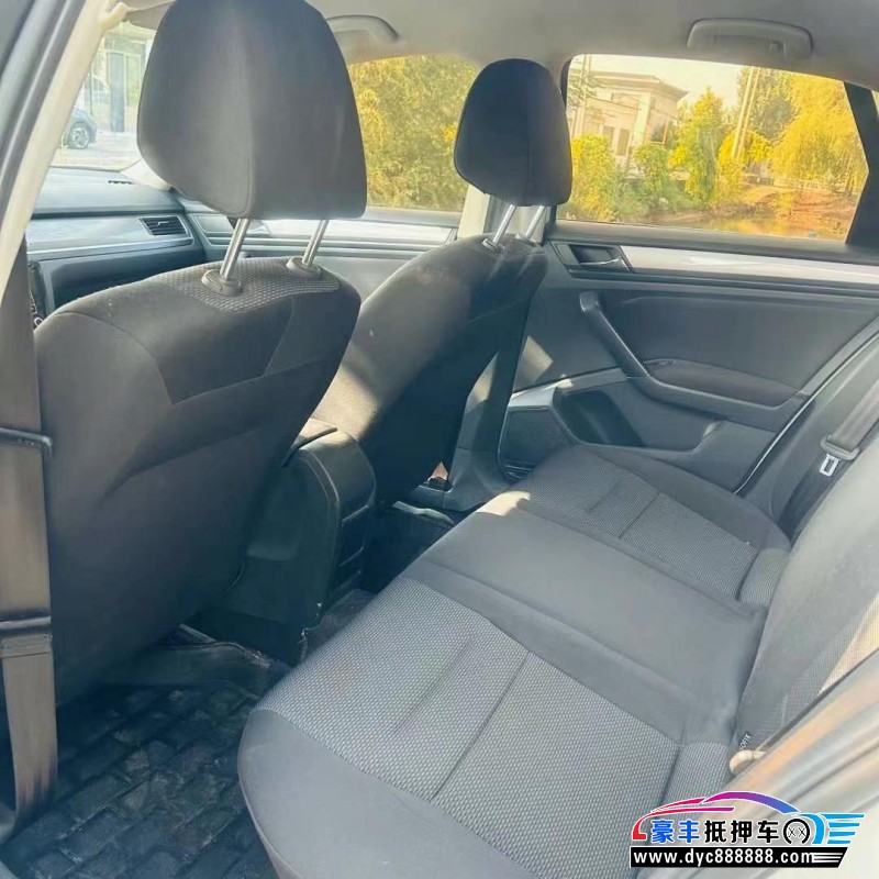 17年大众宝来轿车抵押车出售