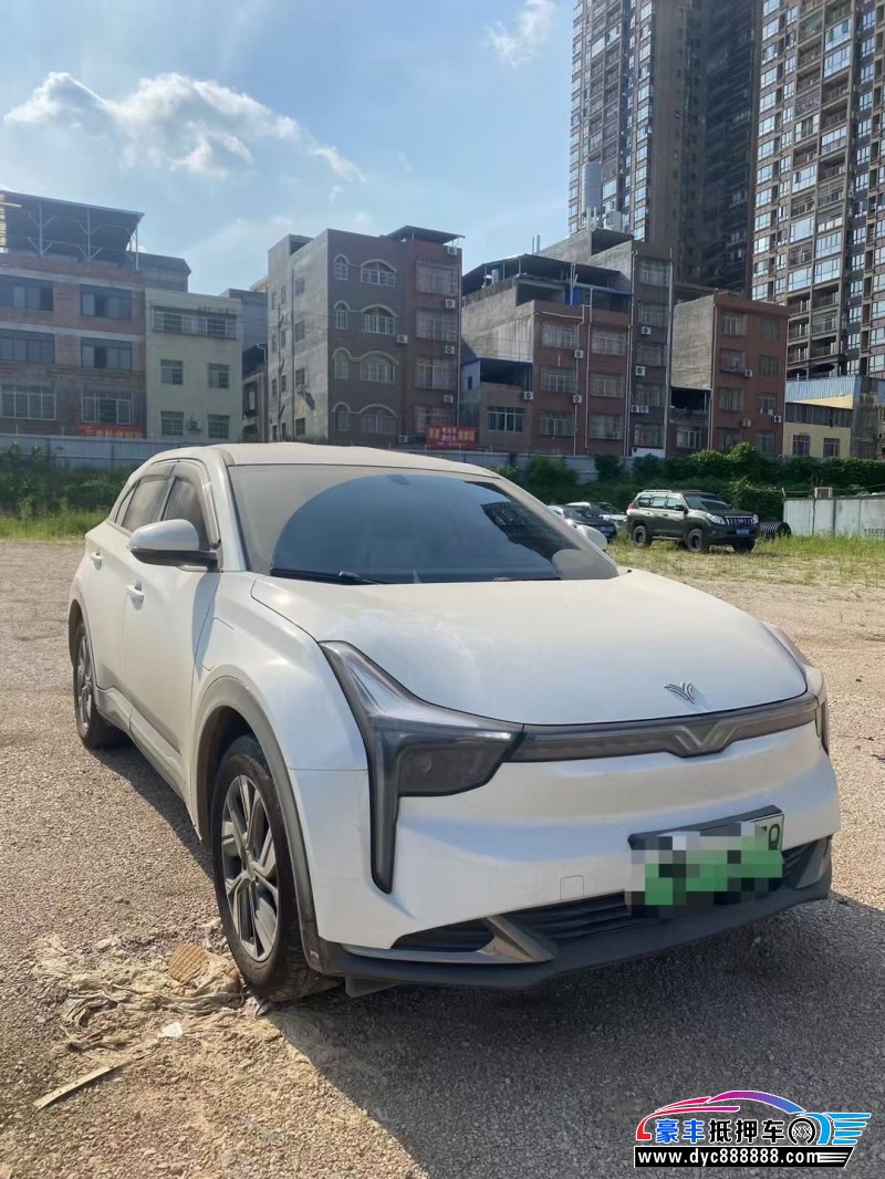 24年哪吒U轿车抵押车出售