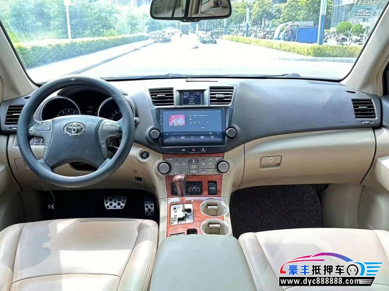 10年丰田汉兰达轿车抵押车出售