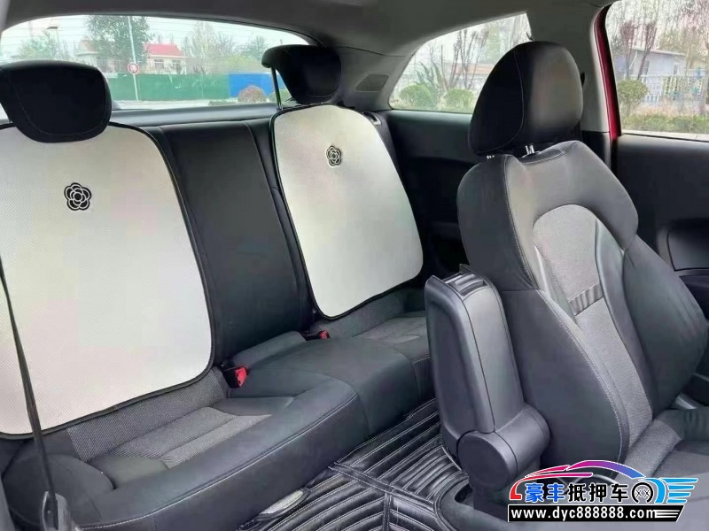 13年奥迪A1轿车抵押车出售