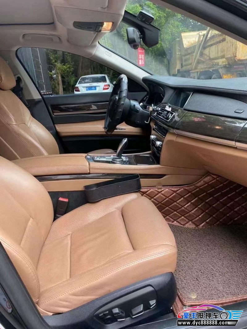 15年宝马7系轿车抵押车出售