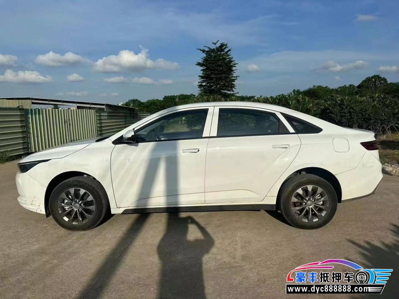 24年吉利几何轿车抵押车出售