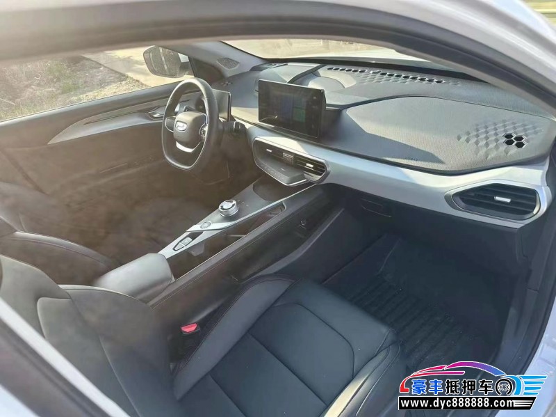 24年吉利几何轿车抵押车出售