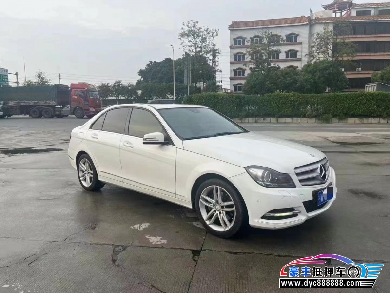 13年奔驰C轿车抵押车出售