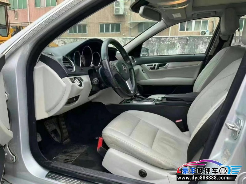 12年奔驰C轿车抵押车出售