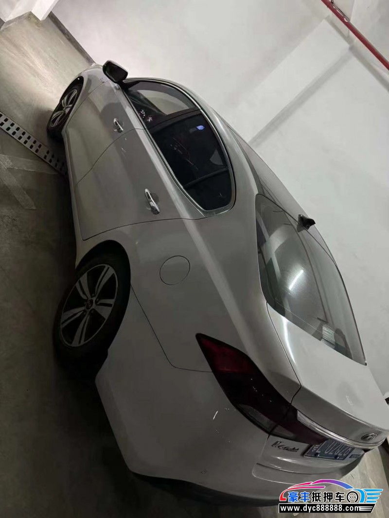 19年起亚K4轿车抵押车出售