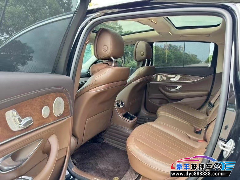 21年奔驰E轿车抵押车出售