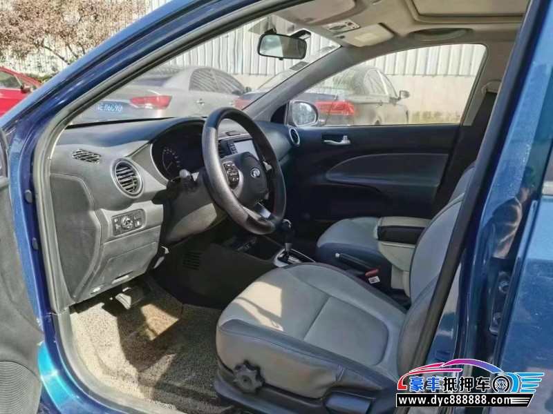 18年起亚焕驰轿车抵押车出售