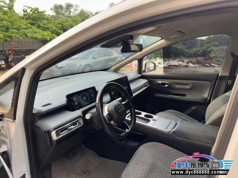 23年埃安Y70轿车抵押车出售