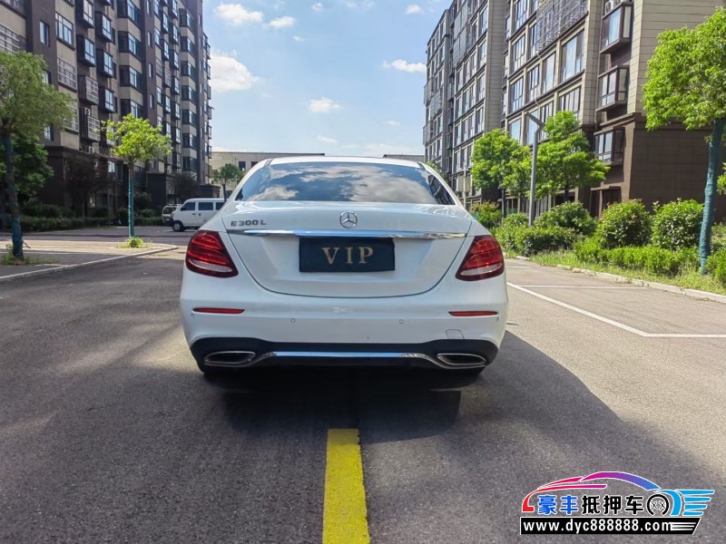 20年奔驰E轿车抵押车出售