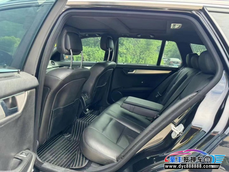 13年奔驰C轿车抵押车出售