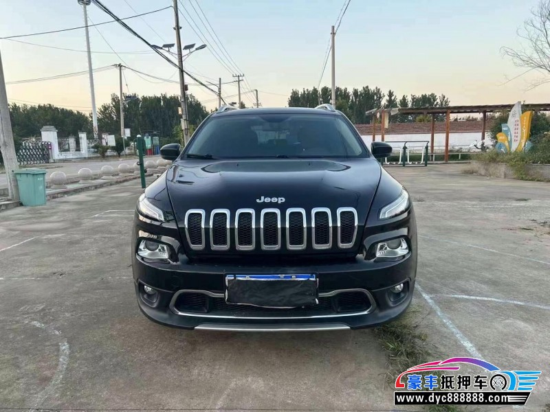 18年Jeep自由光轿车抵押车出售