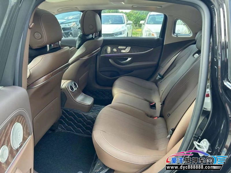 22年奔驰E轿车抵押车出售