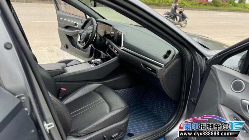 22年现代索纳塔轿车抵押车出售