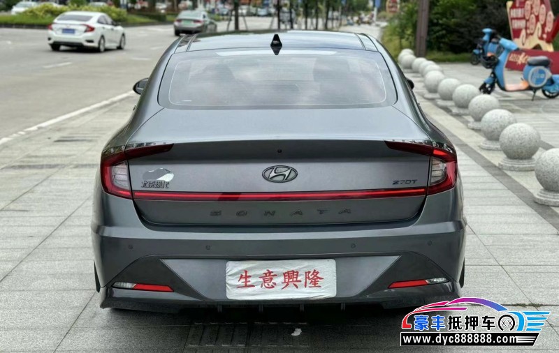 22年现代索纳塔轿车抵押车出售