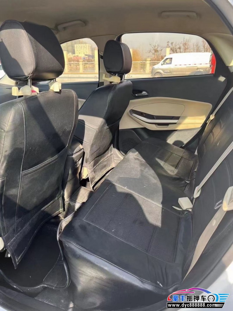 17年福特福睿斯轿车抵押车出售