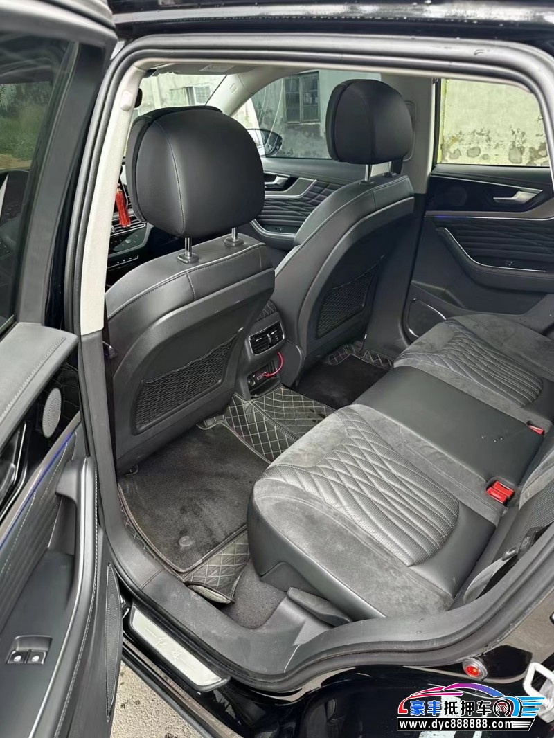 22年红旗HS5轿车抵押车出售