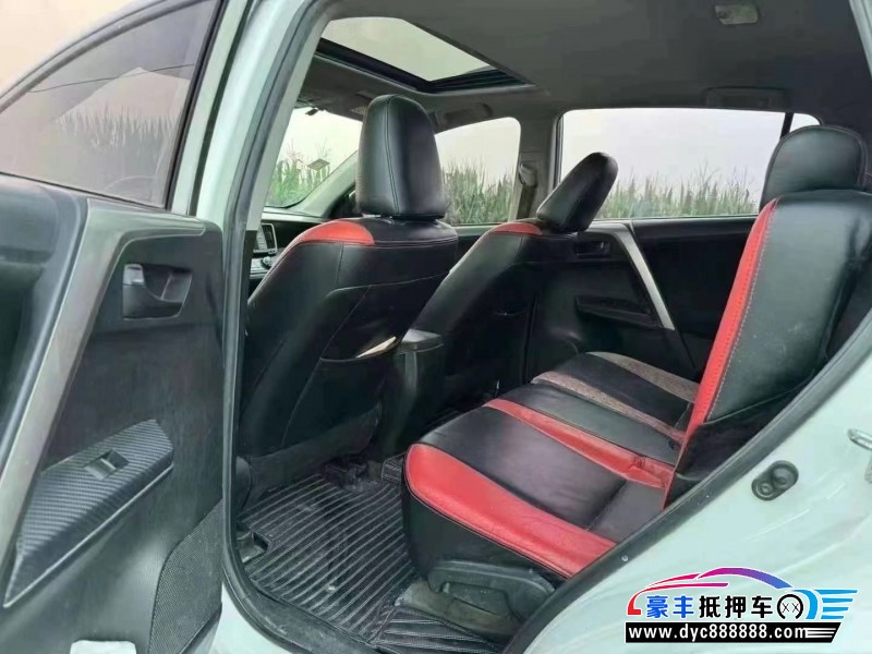 14年丰田RAV4轿车抵押车出售