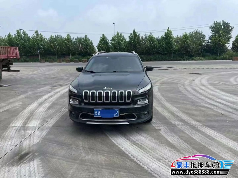 18年Jeep自由光轿车抵押车出售