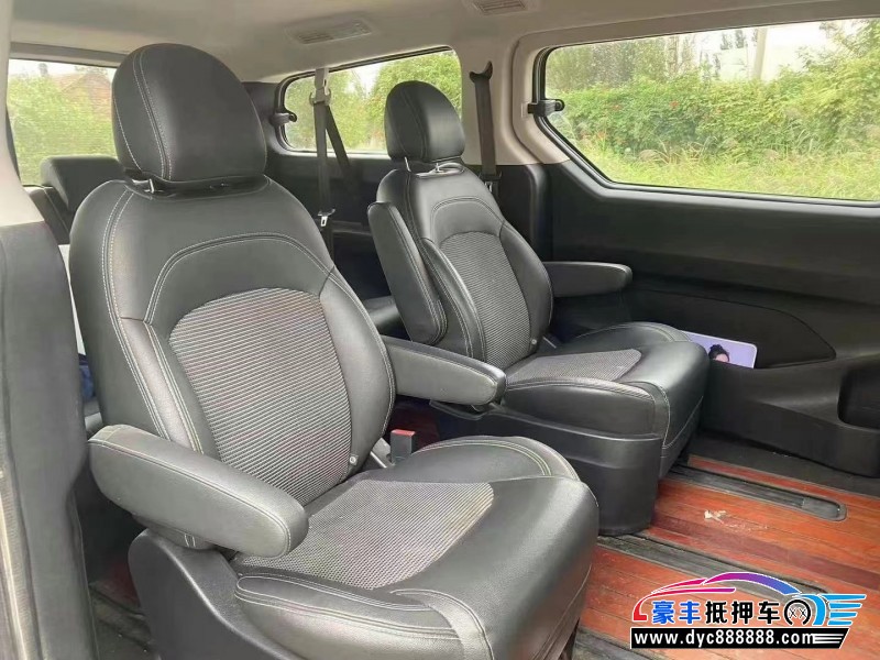 18年上汽大通G10轿车抵押车出售