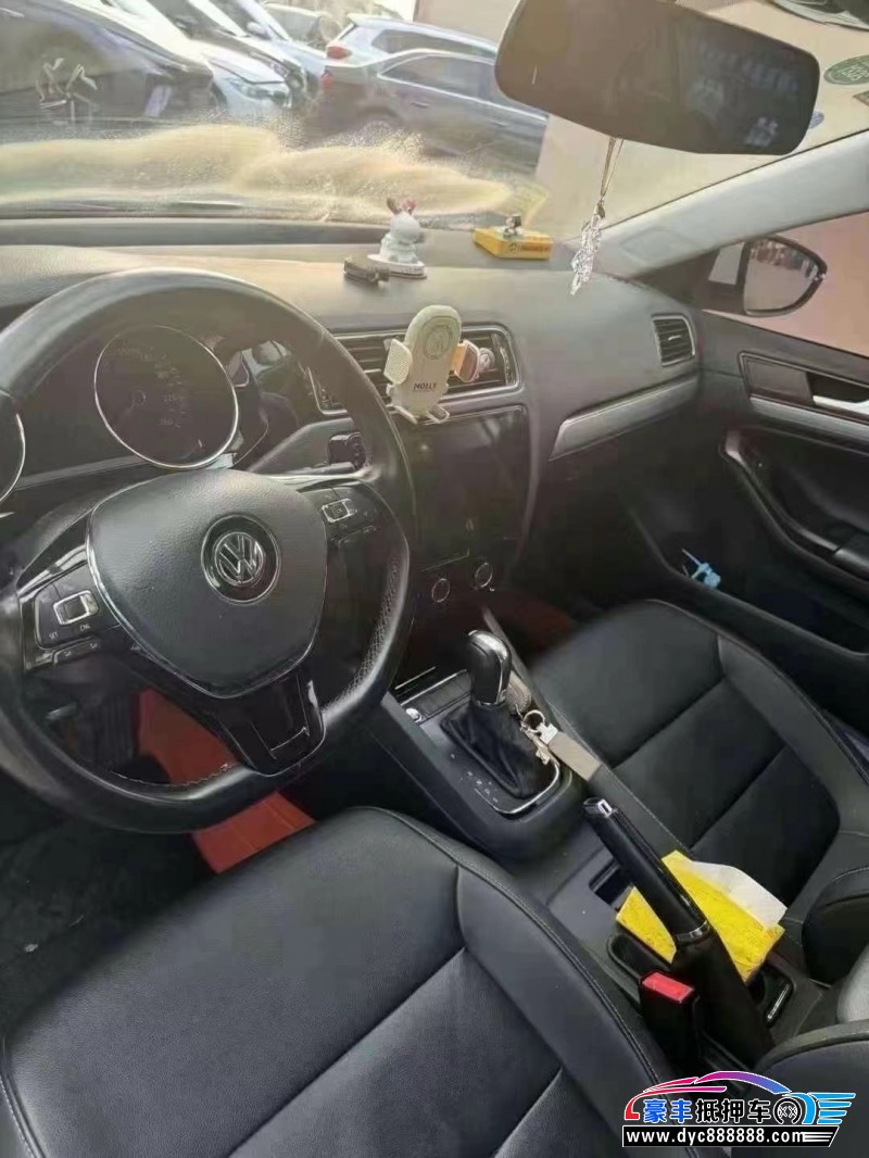 18年大众速腾轿车抵押车出售