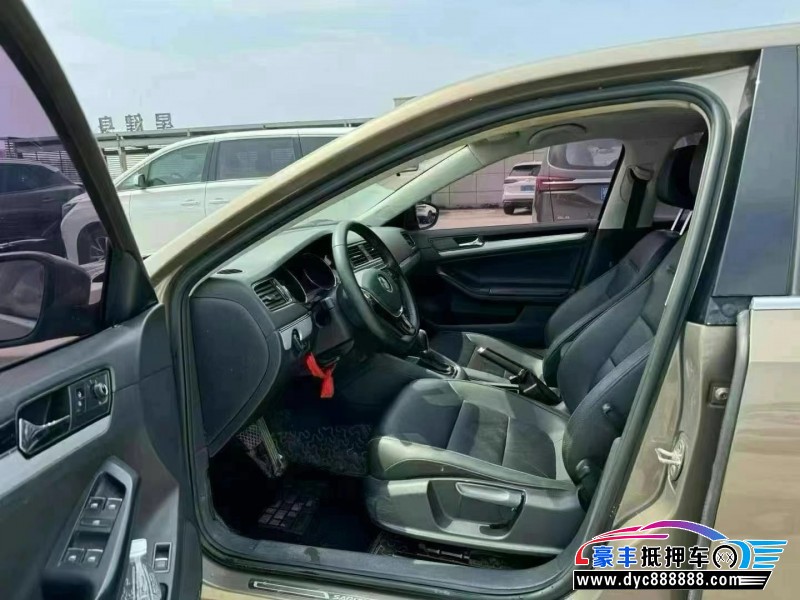 16年大众速腾轿车抵押车出售