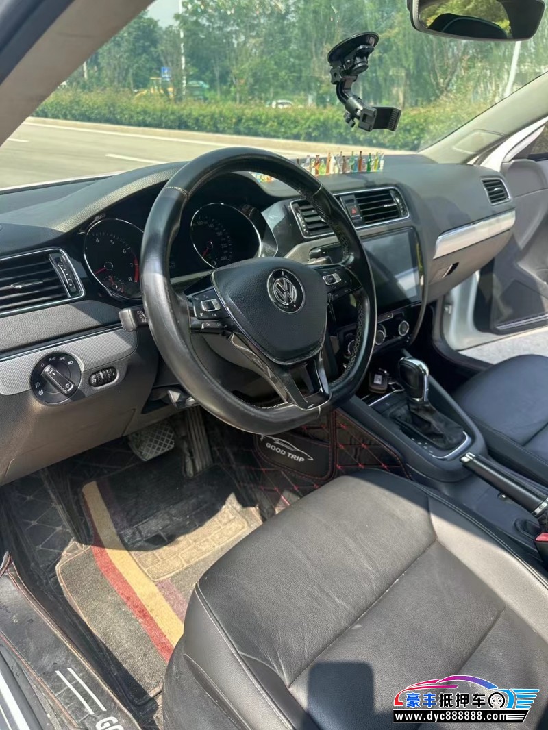 18年大众速腾轿车抵押车出售