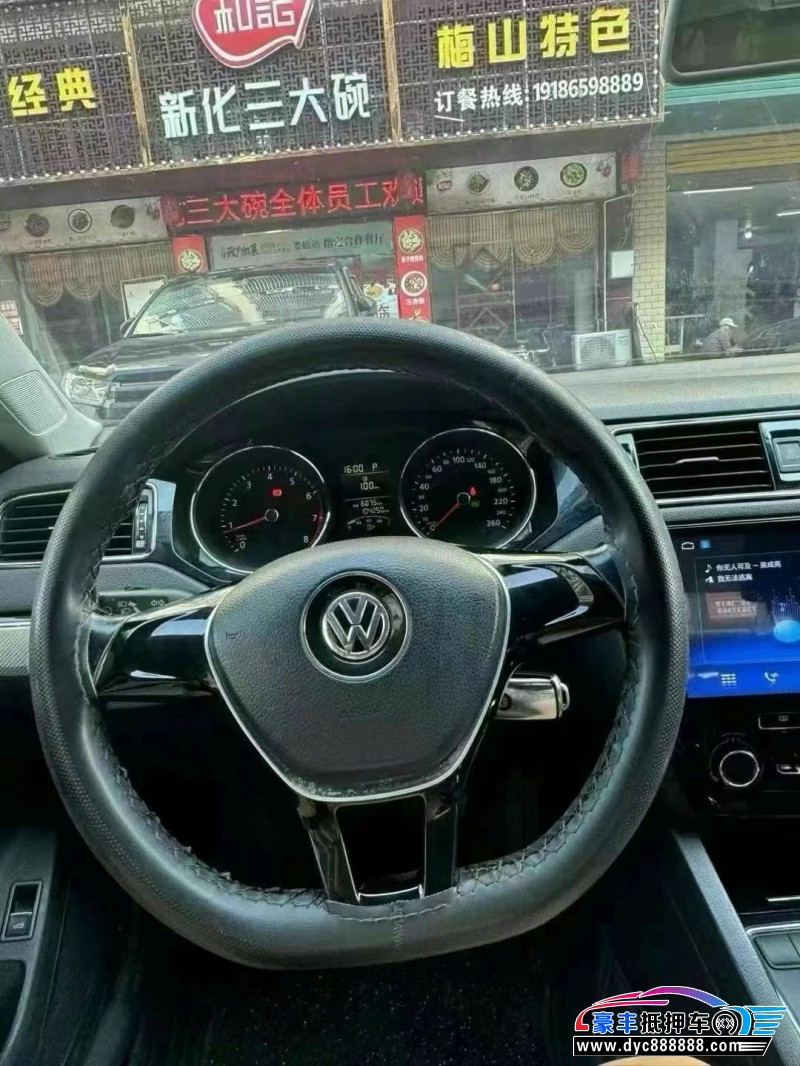 16年大众速腾轿车抵押车出售