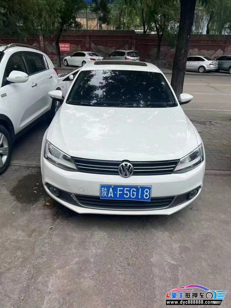 14年大众速腾轿车抵押车出售