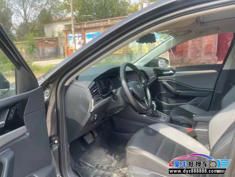 20年大众速腾轿车抵押车出售