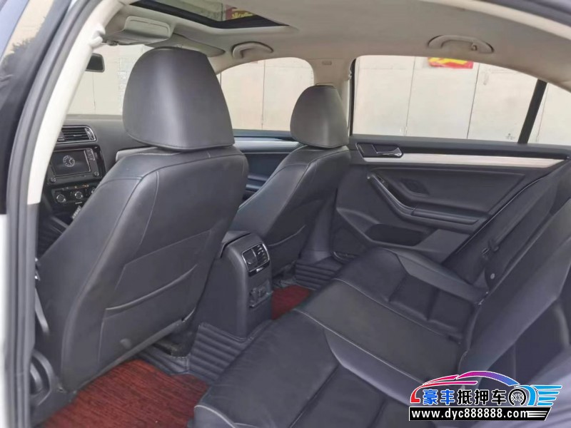 17年大众速腾轿车抵押车出售