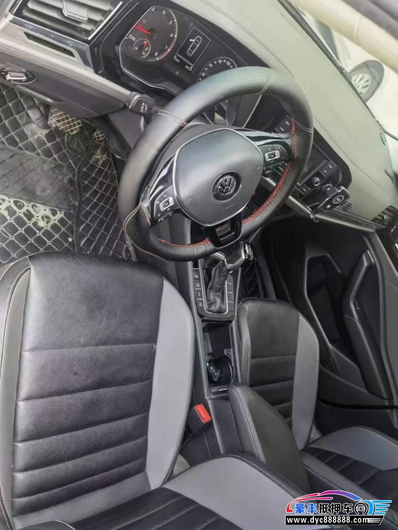 20年大众速腾轿车抵押车出售