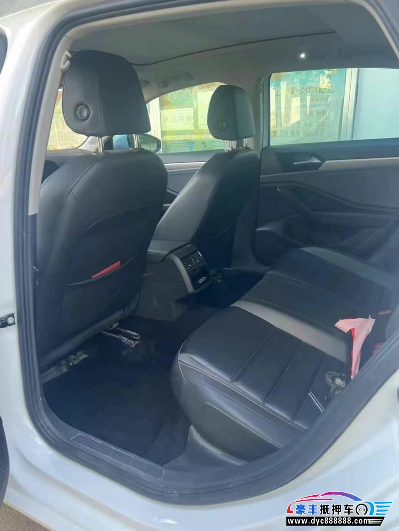 20年大众速腾轿车抵押车出售