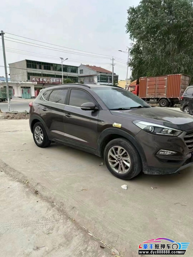 17年现代途胜轿车抵押车出售