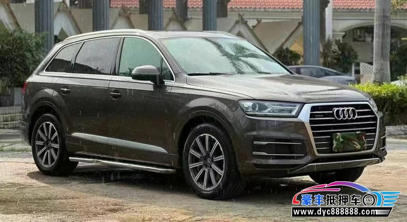 17年奥迪Q7轿车抵押车出售