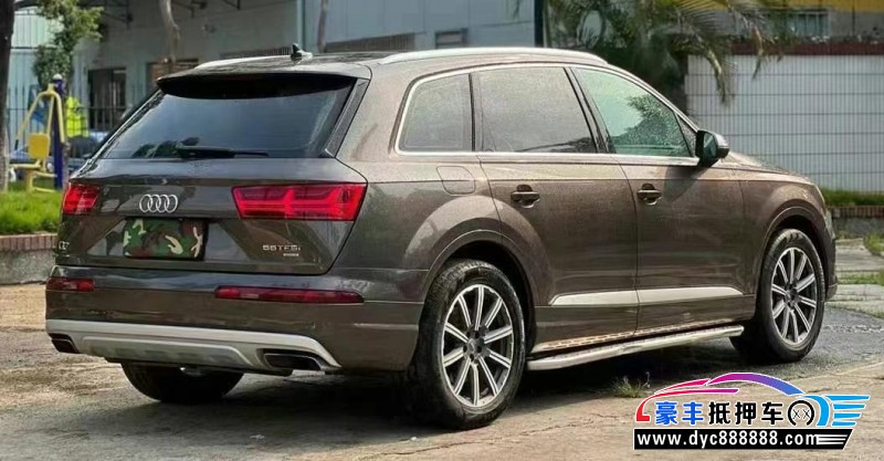 17年奥迪Q7轿车抵押车出售