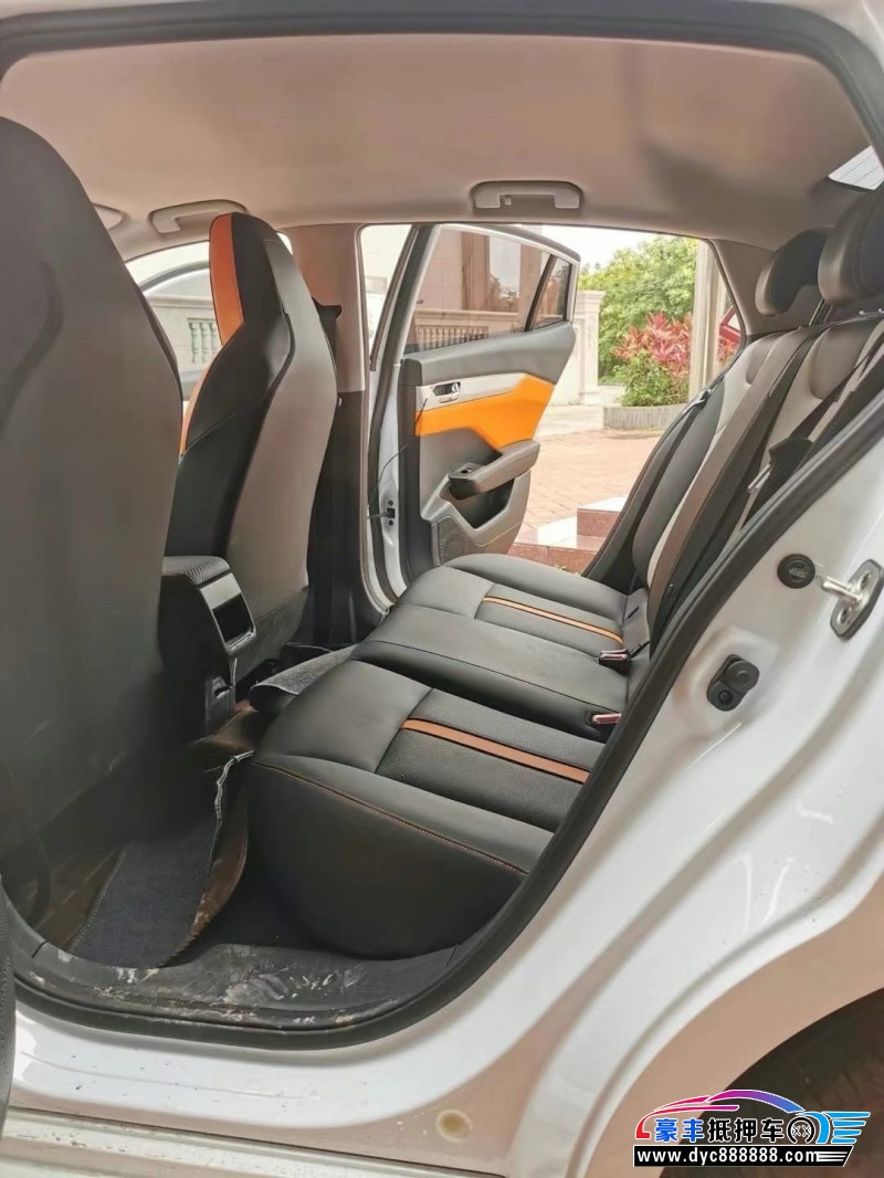 23年东风风神奕炫轿车抵押车出售