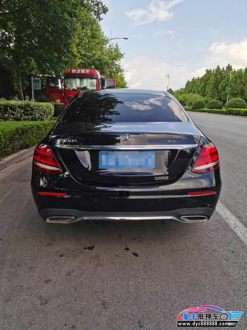 19年奔驰E轿车抵押车出售