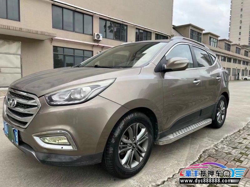 13年现代ix35轿车抵押车出售