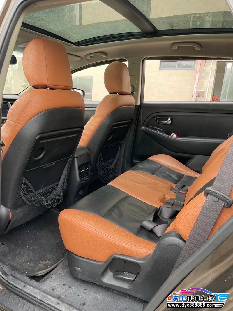 14年起亚佳乐轿车抵押车出售