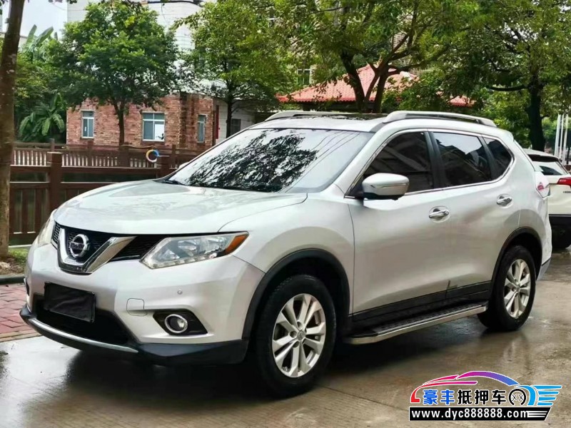 14年日产奇骏轿车抵押车出售