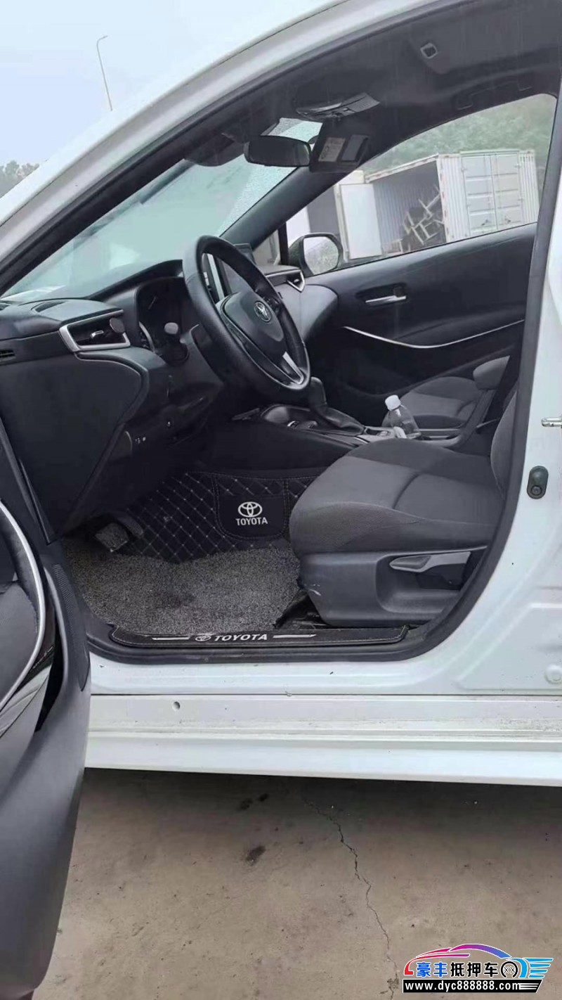 21年丰田雷凌轿车抵押车出售