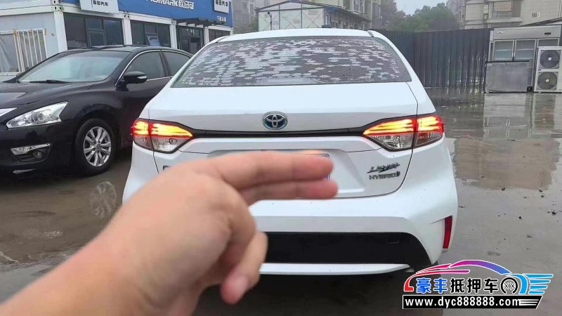 21年丰田雷凌轿车抵押车出售