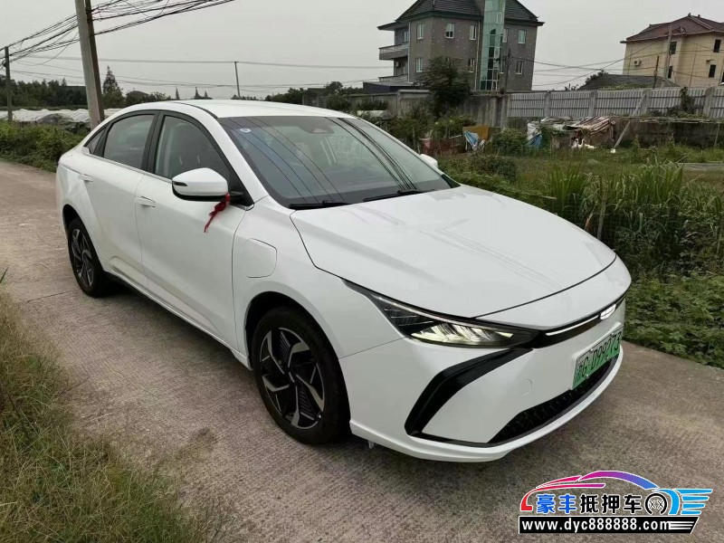 24年吉利几何轿车抵押车出售