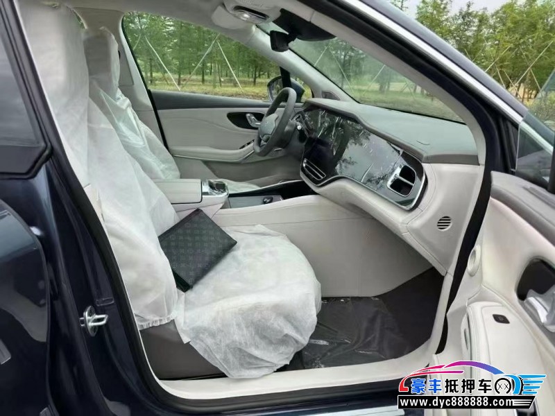 24年非凡R7轿车抵押车出售